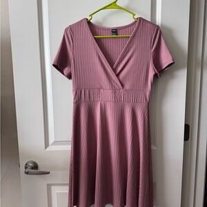 Elegant Mauve V-Neck Dress